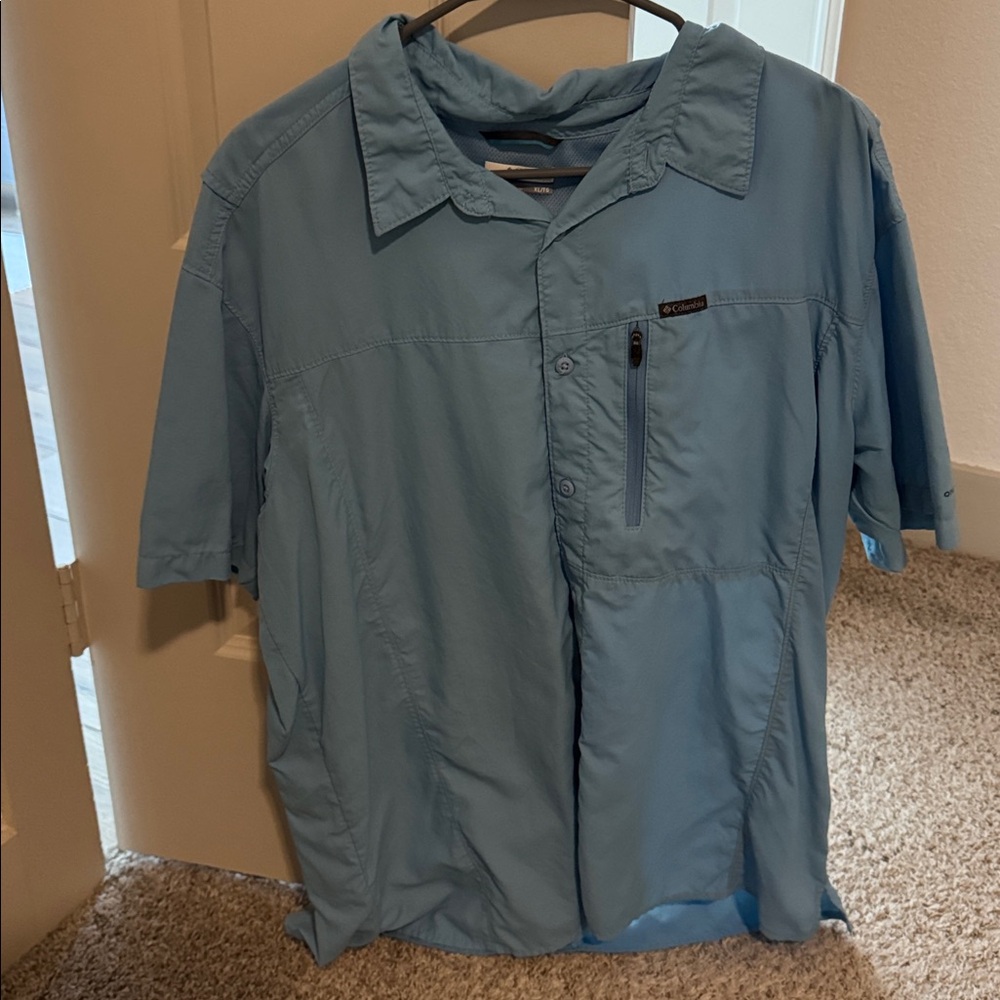 Columbia Sky Blue Short Sleeve Shirt - XL